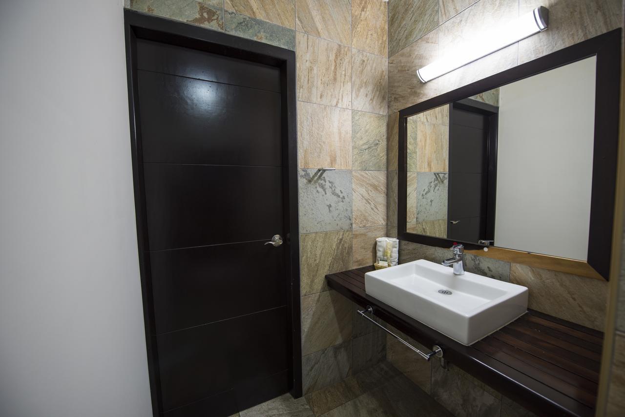 Hotel Andiroba Palace Тустла-Гутьеррес Экстерьер фото
